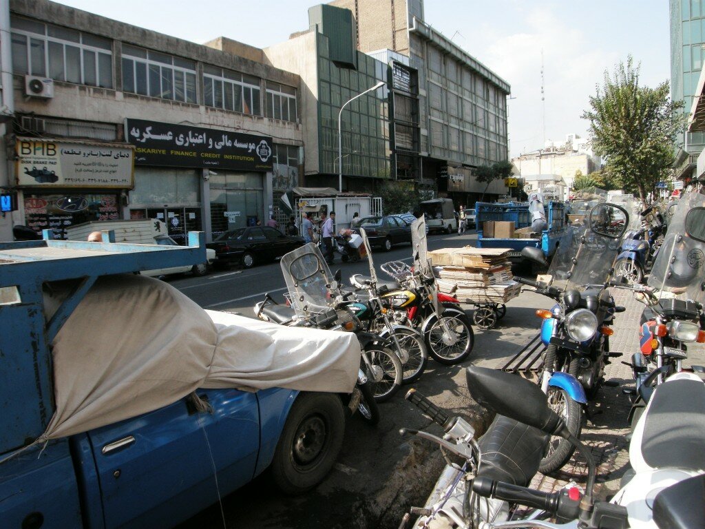 Teheran - okolice placu Khomeiniego